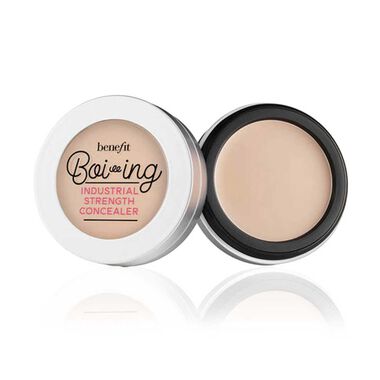 benefit boiing industrial strength concealer